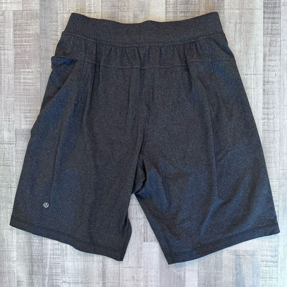 Lululemon Shorts 10" Men's Medium Gray Linerless Athletic Basketball Gym Stretch